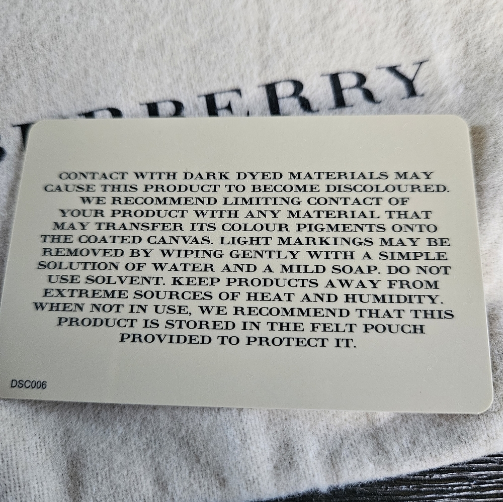 Burberry Nova Check Coin/Cardholder - Picture 5 of 10